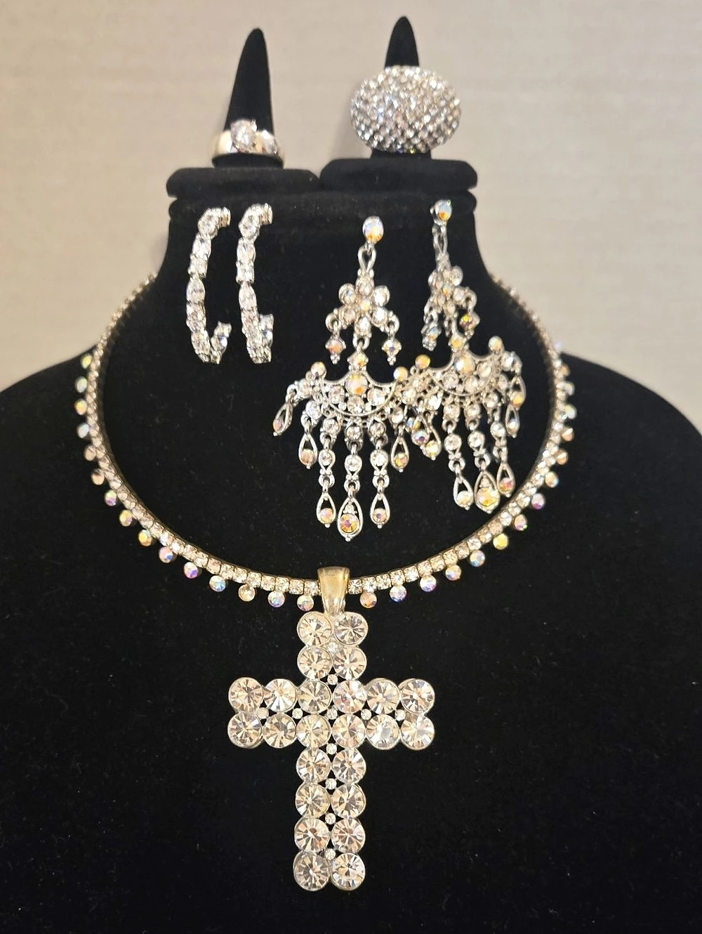 Rhinestone Cross Jewelry Set in Silver